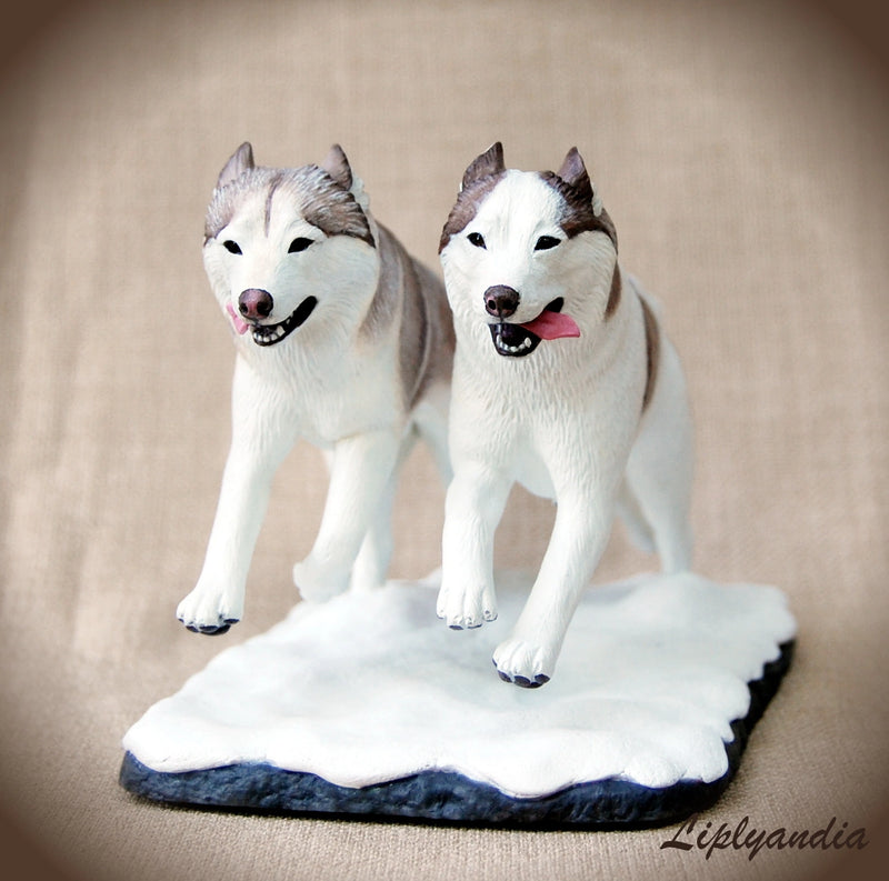 Husky group figurine