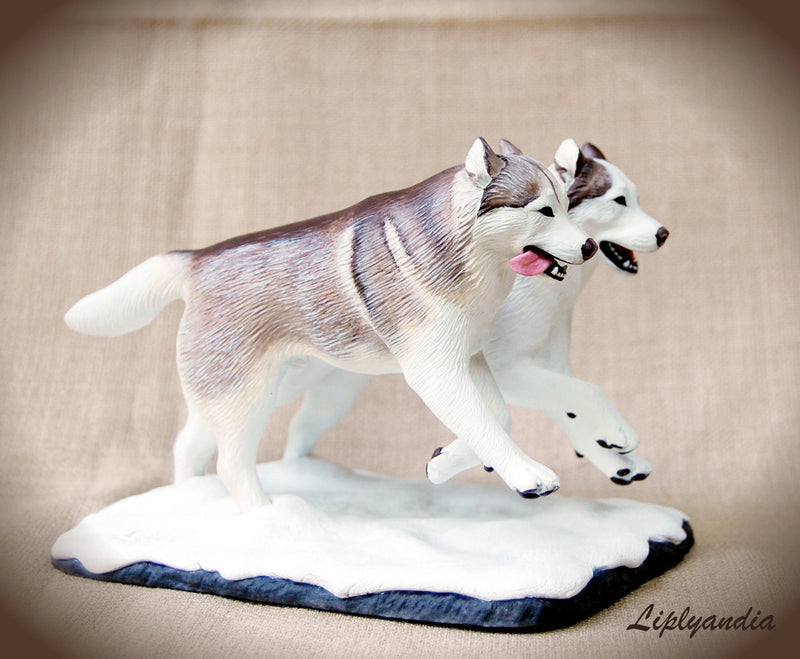 Husky group figurine